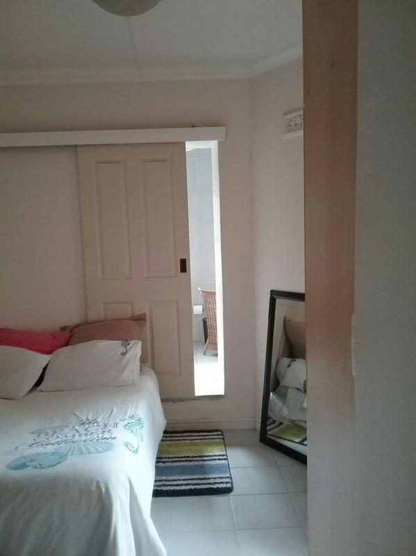 To Let 1 Bedroom Property for Rent in Kenilworth Western Cape